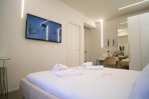 B&B Moon Greeting - design dreams