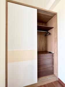 Elegant Urban Escape 3BDR Suite by Moka