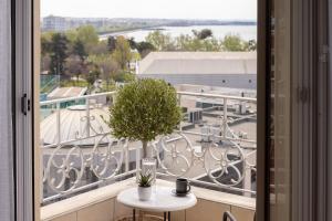 Cityscape Elegance, Central Thessaloniki sea view apartment