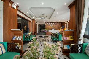 Khách sạn Việt Trung