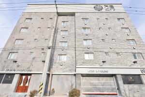 February, Riverside Hotel Gyeongsan