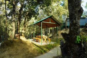 Lux Tent in Majkhali w Heated Pool Tarumarg B