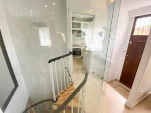 Villa with private swimming pool in Sevilla