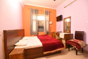 New Samrat Hotel & Restaurant