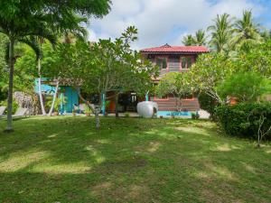 Beachfront Wooden House 3BR Sunset View