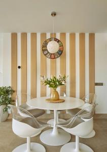 Vista del Mar, sunny penthouse