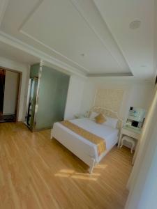 Bài Thơ Mountain Hotel