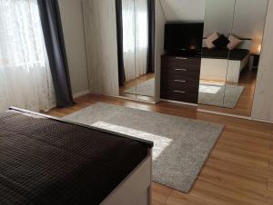 Ferienhaus mit Schwimmteich in idyllischer Lage