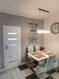 Apartament Rodzinny z ogródkiem w centrum Giżycka