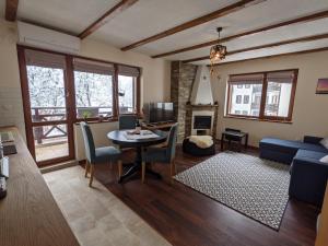 Lovely 1-bedroom Apartment with Mountain View