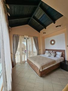 Marilys seaview suite with private JACUZZI and BBQ