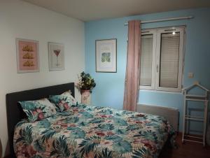 Maisons de vacances Familly 3 se trouve a 10 min du circuit des 24 h du mans 1 H 30 du peage saint Arnoult 15 min du pole europeen du cheval a savignee l'eveque : photos des chambres