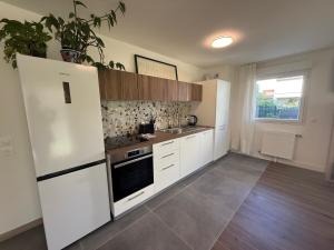 Villa ROSA seasonalflat Au RDC 80 rue Paul Vaillant Couturier Malakoff 92240