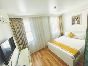 Bài Thơ Mountain Hotel