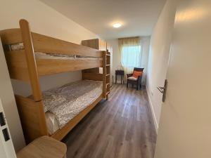 Villa ROSA seasonalflat Au RDC 80 rue Paul Vaillant Couturier Malakoff 92240