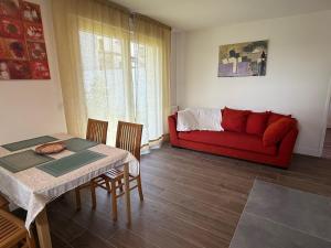 Villa ROSA seasonalflat Au RDC 80 rue Paul Vaillant Couturier Malakoff 92240