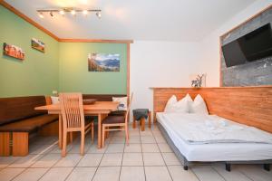 Apartment with Terrace room in Panorama Apartments Bruck