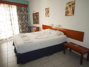 Apartment for 4 persons, swimming pool, near the beach