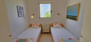 Family house, large terrace and garden, 200m to beach - Villa Paradiso