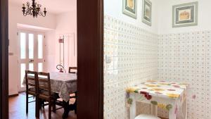 N263 - Numana, delizioso cielo-terra in centro storico