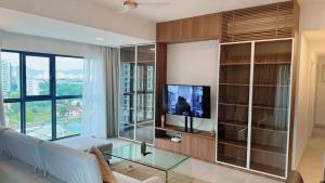 The Atrium at Jalan Ampang by OKBnB - Classy Executive Family Suite 3Bedroom with Balcony , nearby KLCC