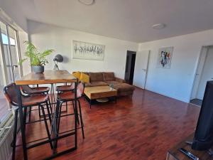 Bxl central with city views