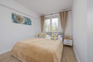 Bright Apartments Close to City Centre by Noclegi Renters