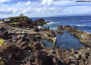 Room in Guest room - Beautiful Standard Double Room without Window - Sao Roque do Pico