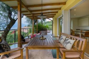 Villa Savi Lake View and Pool