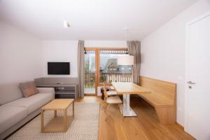 Apartments Alpine Nest 