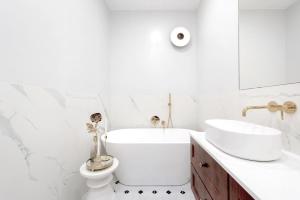 Royal Matejko Residence - Luxury 3 BR apartment in the Old Town