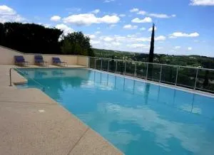 gite location climatisé avec Piscine commune en Ardèche - Lablachère