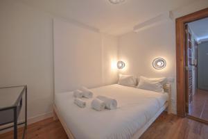 Alfama Historical II by Homing