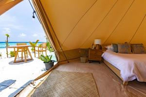 Maverick Surf and Dive Boutique Hotel, Free Speedboat Service KDO, Stay 10 Nights Enjoy 1 Night Free, Kids Stay Free