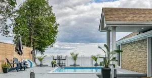 Toronto Lake Pool Palace Inn - Cobourg