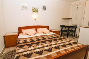 Apartments Polic with Terrace