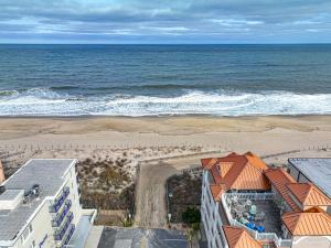 Ocean Block 3-Bedroom Condo with Panoramic Views in Ocean City