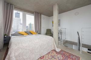 CityView Two-Storey Apartment Hala Mirowska Warsaw by Noclegi Renters