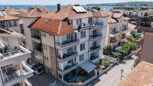 Къща за гости The sunny corner - 索佐波尔