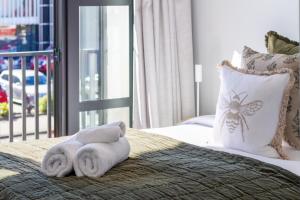 Character Meets Comfort, 2-Bedroom City Townhouse