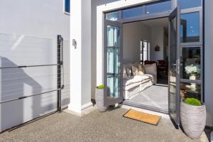 Character Meets Comfort, 2-Bedroom City Townhouse