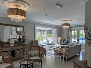 Property 490 - Clifden