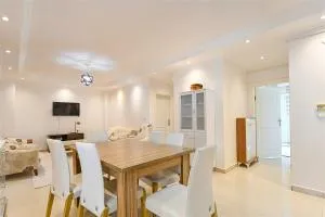 Green Stone Peaceful Beachfront Living, 2-Bedroom Apartment in Demirtas - Seki