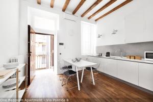 Appartamento con 1 Camera da Letto - Via Pontida 4 room in Brera Apartments in Moscova