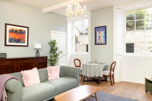 Stylish 1-Bedroom Edinburgh Apartment