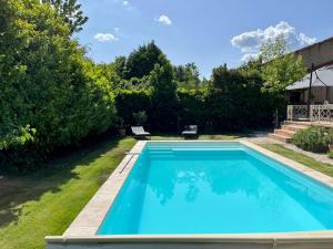 Villas Villa avec Piscine et terrain de petanque proche Avignon : photos des chambres