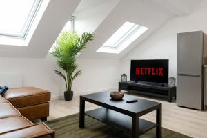 Stunning 1 bed Penthouse Apartment in East Village, Belfast - Walk to City Centre, Roof Terrace - 3hvězdičkové hotely ve městě Belfast