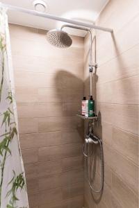 Veerenni studio, modern & central.