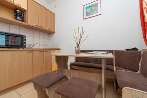 Two-Bedroom Apartment Standard room in Apartment Toni - with pool and view