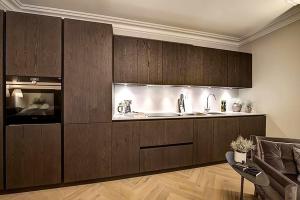 Stunning-Hyde Park- 2Bed-2Bath Luxury Single Level